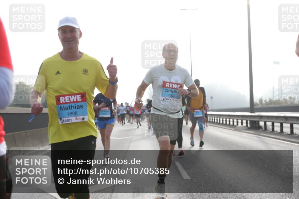 03.10.2026 - Köhlbrandbrückenlauf Jannik Wohlers http://msf.ph/oto/10705385 03.10.2026 09:18:27 Position 3 1808, 2523 meine-sportfotos.de