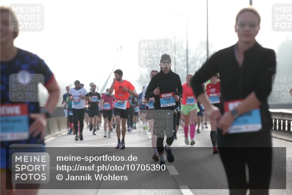 03.10.2026 - Köhlbrandbrückenlauf Jannik Wohlers http://msf.ph/oto/10705390 03.10.2026 09:18:28 Position 3 1304, 2081 meine-sportfotos.de