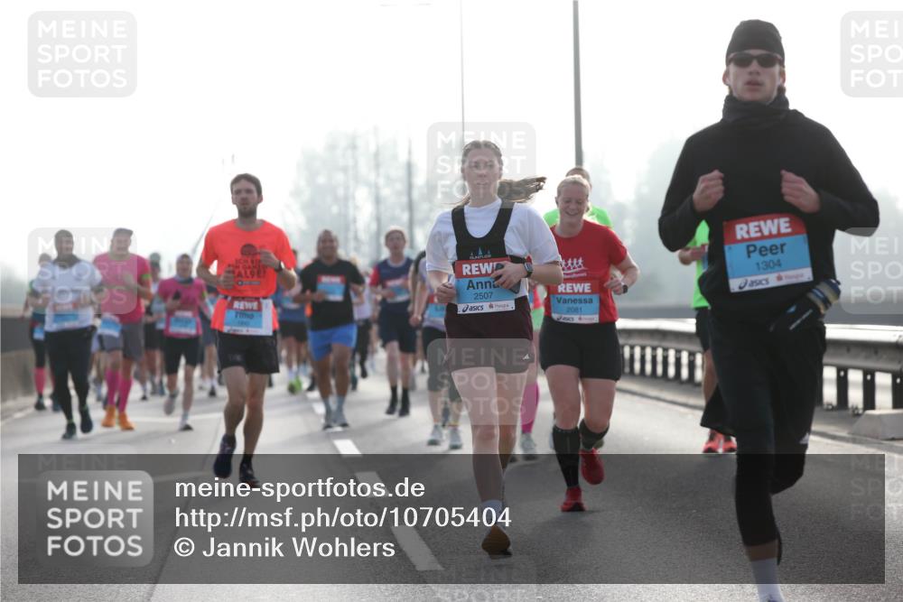 03.10.2026 - Köhlbrandbrückenlauf Jannik Wohlers http://msf.ph/oto/10705404 03.10.2026 09:18:32 Position 3 9, 2507, 2081, 1304 meine-sportfotos.de