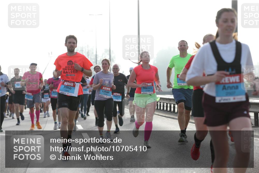 03.10.2026 - Köhlbrandbrückenlauf Jannik Wohlers http://msf.ph/oto/10705410 03.10.2026 09:18:35 Position 3 9, 1842, 2759, 1170, 1534 meine-sportfotos.de