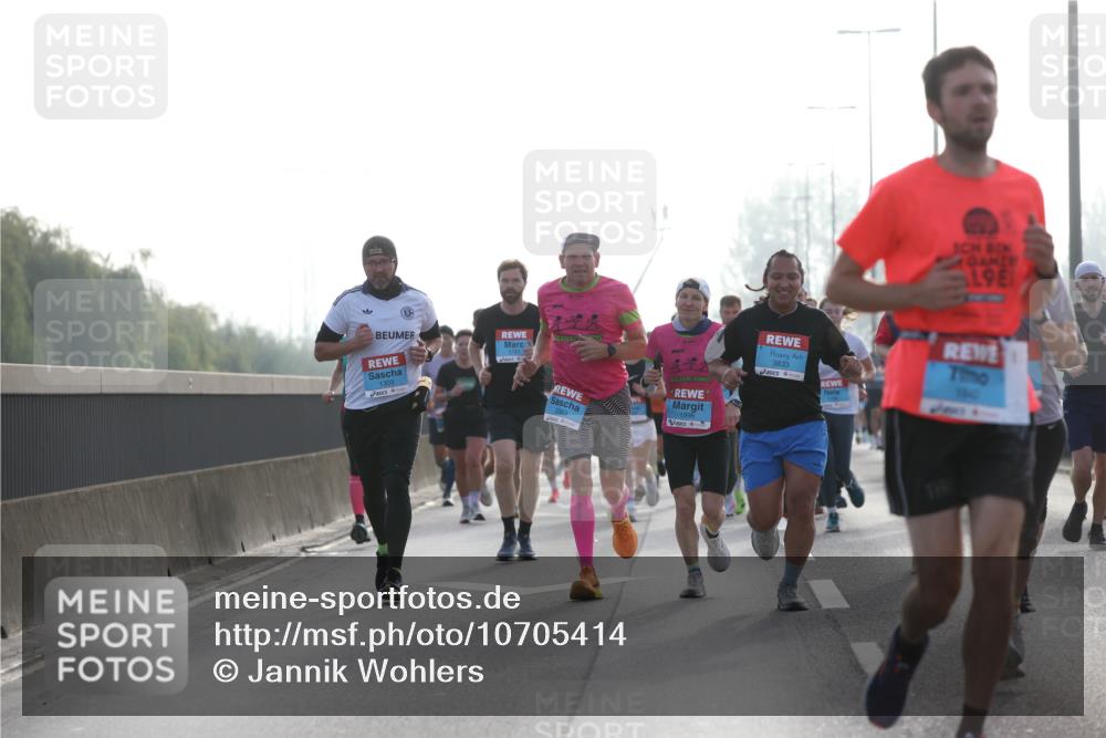 03.10.2026 - Köhlbrandbrückenlauf Jannik Wohlers http://msf.ph/oto/10705414 03.10.2026 09:18:36 Position 3 9, 1996, 3833 meine-sportfotos.de