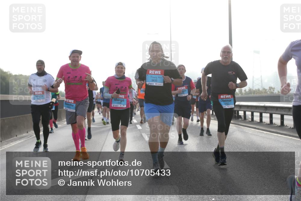 03.10.2026 - Köhlbrandbrückenlauf Jannik Wohlers http://msf.ph/oto/10705433 03.10.2026 09:18:39 Position 3 2363, 1996, 3833, 1252 meine-sportfotos.de
