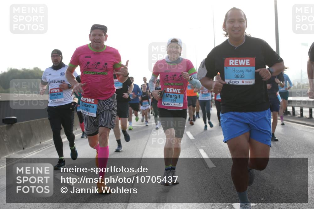 03.10.2026 - Köhlbrandbrückenlauf Jannik Wohlers http://msf.ph/oto/10705437 03.10.2026 09:18:40 Position 3 1303, 2363, 1996, 3833 meine-sportfotos.de