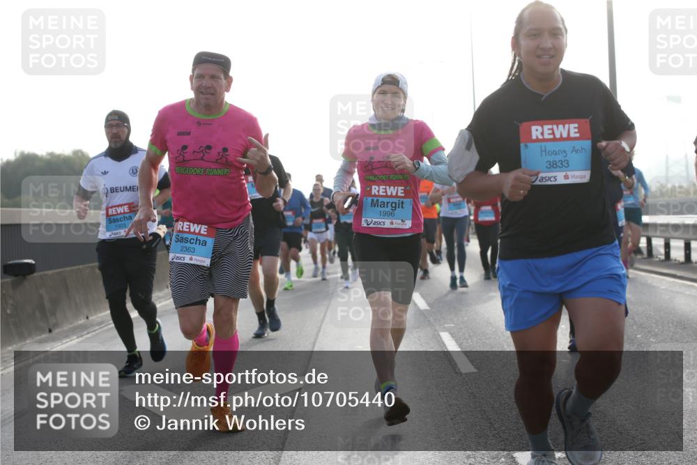 03.10.2026 - Köhlbrandbrückenlauf Jannik Wohlers http://msf.ph/oto/10705440 03.10.2026 09:18:40 Position 3 1303, 2363, 1996, 3833 meine-sportfotos.de