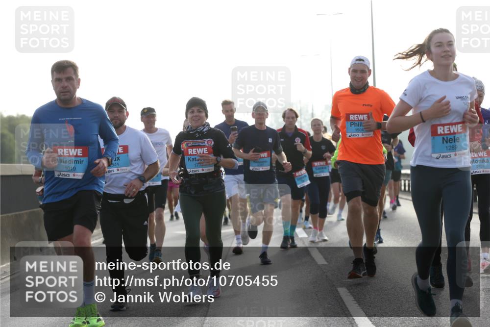 03.10.2026 - Köhlbrandbrückenlauf Jannik Wohlers http://msf.ph/oto/10705455 03.10.2026 09:18:43 Position 3 1019, 2544, 177, 1504, 1289, 2469, 111 meine-sportfotos.de