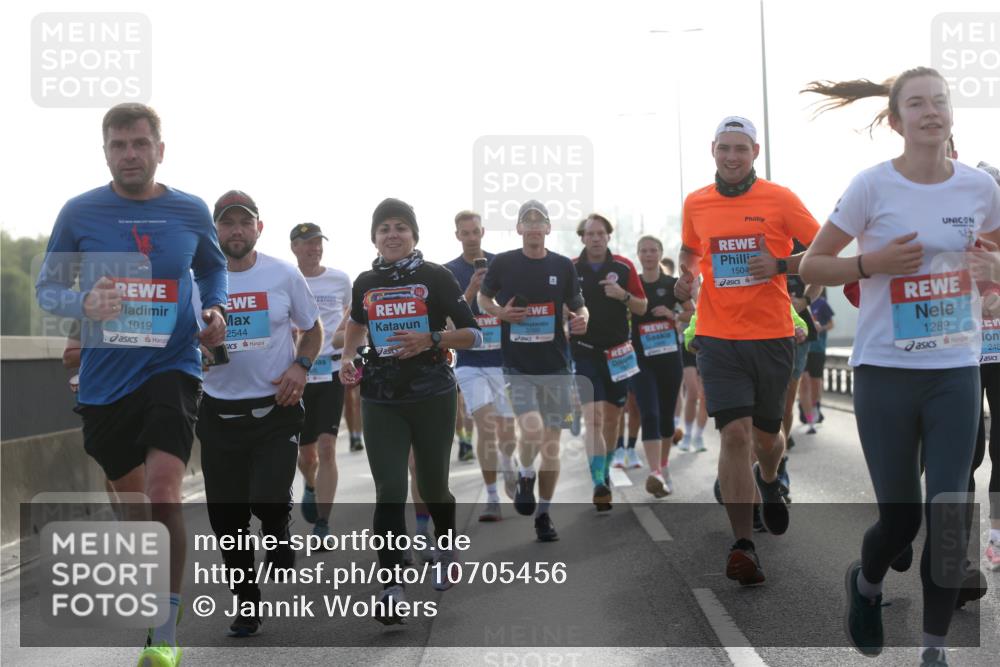 03.10.2026 - Köhlbrandbrückenlauf Jannik Wohlers http://msf.ph/oto/10705456 03.10.2026 09:18:43 Position 3 1019, 2544, 3760, 1504, 1289, 246 meine-sportfotos.de