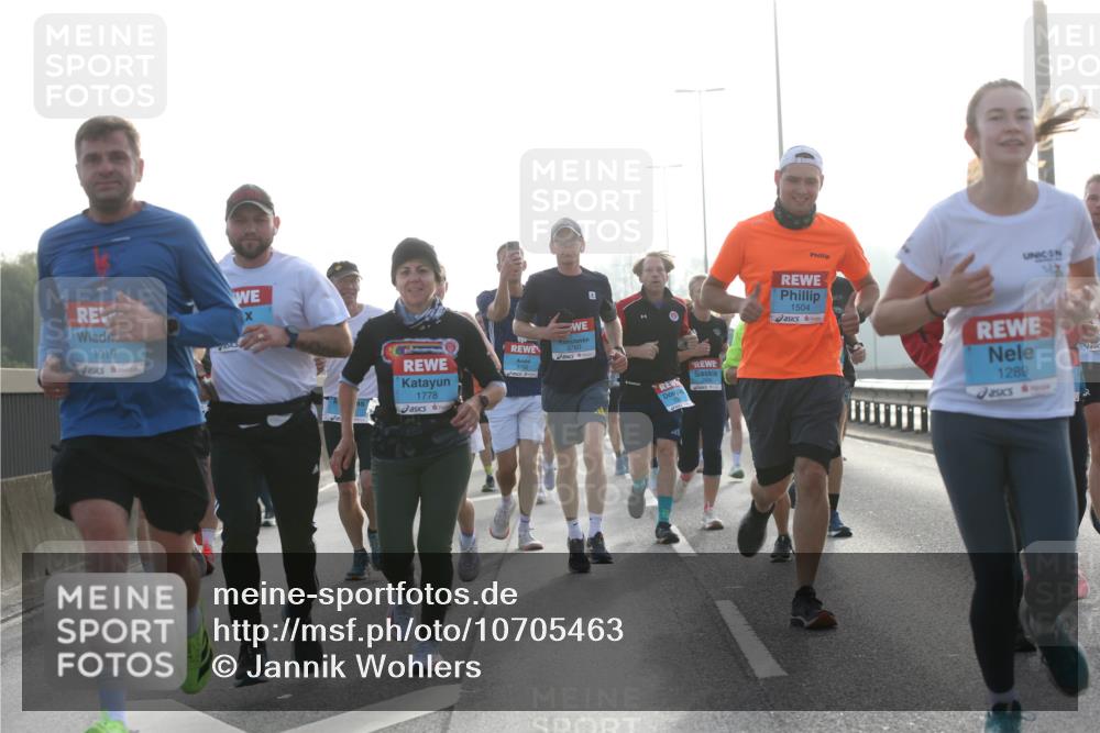 03.10.2026 - Köhlbrandbrückenlauf Jannik Wohlers http://msf.ph/oto/10705463 03.10.2026 09:18:44 Position 3 1019, 1778, 1504, 1289 meine-sportfotos.de