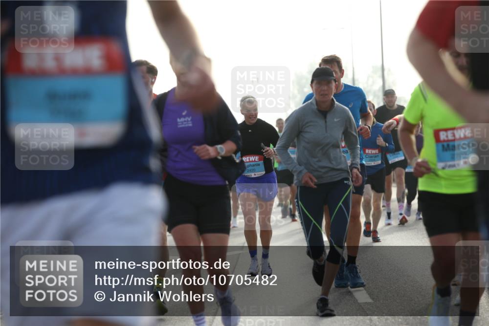 03.10.2026 - Köhlbrandbrückenlauf Jannik Wohlers http://msf.ph/oto/10705482 03.10.2026 09:18:48 Position 3 2420, 2703 meine-sportfotos.de