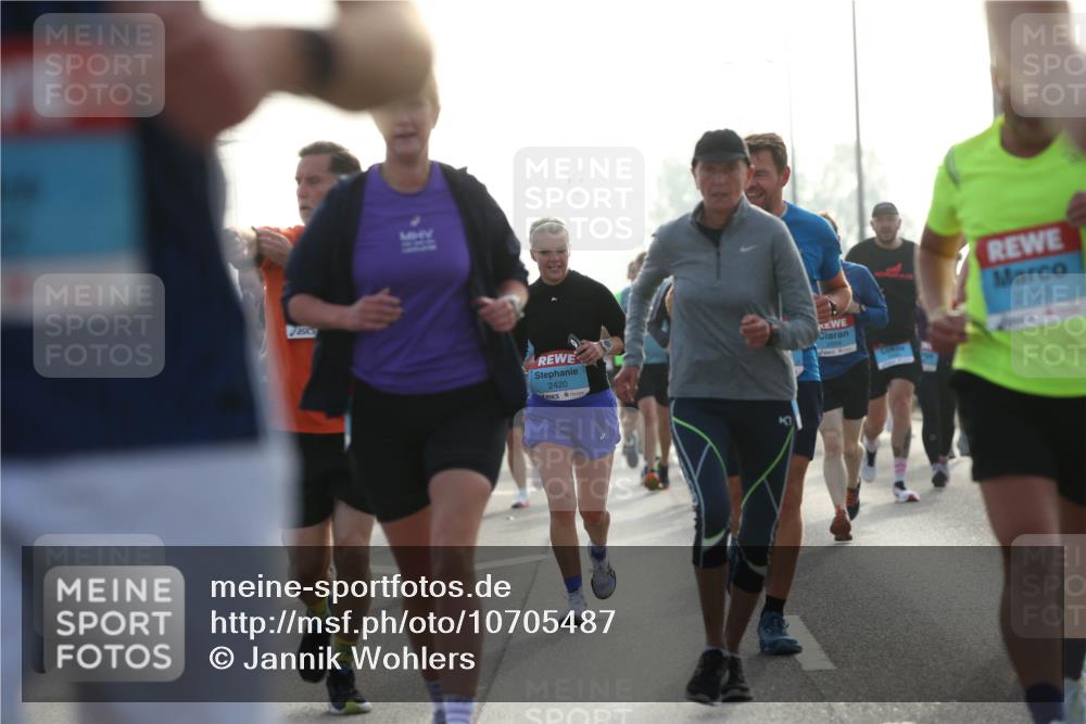 03.10.2026 - Köhlbrandbrückenlauf Jannik Wohlers http://msf.ph/oto/10705487 03.10.2026 09:18:48 Position 3 2420, 2703 meine-sportfotos.de