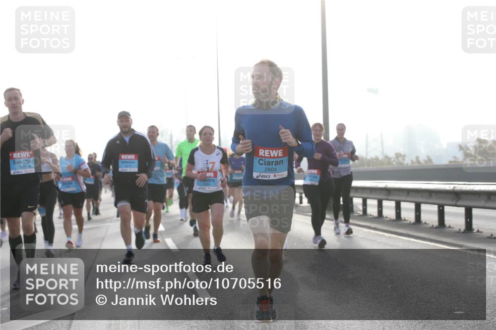 03.10.2026 - Köhlbrandbrückenlauf Jannik Wohlers http://msf.ph/oto/10705516 03.10.2026 09:18:54 Position 3 1694, 7, 2604 meine-sportfotos.de