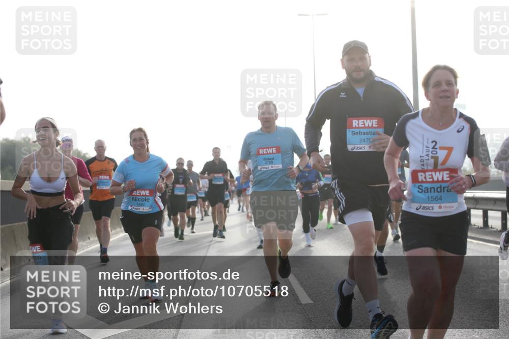 03.10.2026 - Köhlbrandbrückenlauf Jannik Wohlers http://msf.ph/oto/10705518 03.10.2026 09:18:56 Position 3 1482, 3768, 2479, 7, 1564 meine-sportfotos.de