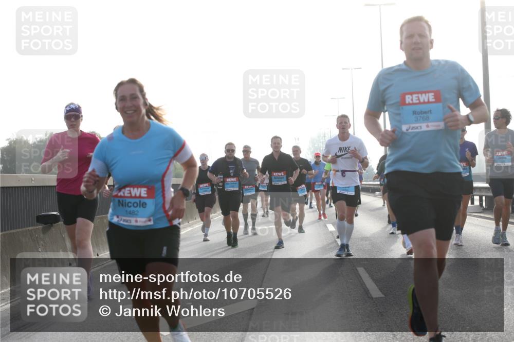 03.10.2026 - Köhlbrandbrückenlauf Jannik Wohlers http://msf.ph/oto/10705526 03.10.2026 09:18:57 Position 3 1482, 3768 meine-sportfotos.de