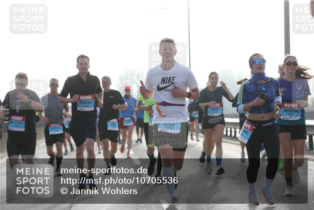 03.10.2026 - Köhlbrandbrückenlauf Jannik Wohlers http://msf.ph/oto/10705536 03.10.2026 09:18:58 Position 3 2735, 2692, 3560, 99, 1287 meine-sportfotos.de