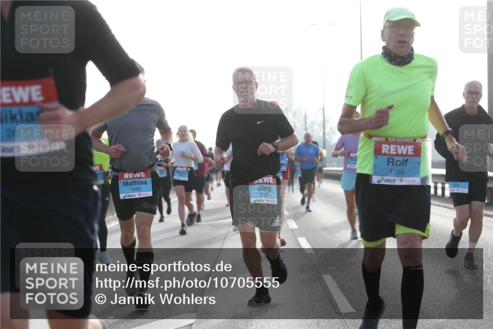 03.10.2026 - Köhlbrandbrückenlauf Jannik Wohlers http://msf.ph/oto/10705555 03.10.2026 09:19:01 Position 3 2692, 1026, 1025, 1350, 1368 meine-sportfotos.de