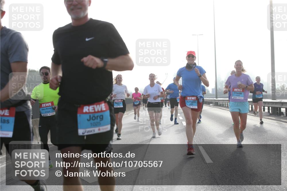 03.10.2026 - Köhlbrandbrückenlauf Jannik Wohlers http://msf.ph/oto/10705567 03.10.2026 09:19:03 Position 3 2104, 1025, 2609, 2709 meine-sportfotos.de