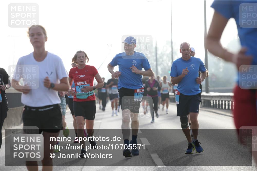 03.10.2026 - Köhlbrandbrückenlauf Jannik Wohlers http://msf.ph/oto/10705571 03.10.2026 09:19:05 Position 3 2015, 2, 0, 2015, 2, 0, 20 meine-sportfotos.de