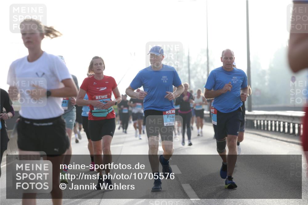 03.10.2026 - Köhlbrandbrückenlauf Jannik Wohlers http://msf.ph/oto/10705576 03.10.2026 09:19:05 Position 3 2015, 2, 0, 2015, 2, 0, 2035 meine-sportfotos.de