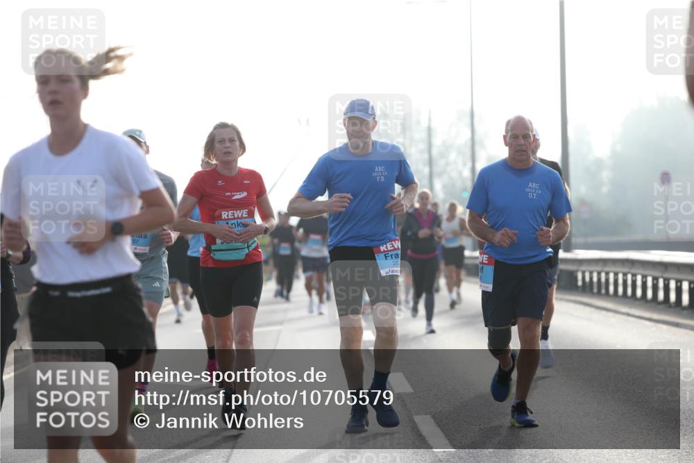 03.10.2026 - Köhlbrandbrückenlauf Jannik Wohlers http://msf.ph/oto/10705579 03.10.2026 09:19:05 Position 3 2015, 2, 8, 2015, 2, 0, 57, 20 meine-sportfotos.de