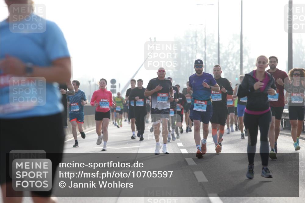 03.10.2026 - Köhlbrandbrückenlauf Jannik Wohlers http://msf.ph/oto/10705597 03.10.2026 09:19:09 Position 3 2510, 1535, 2491 meine-sportfotos.de