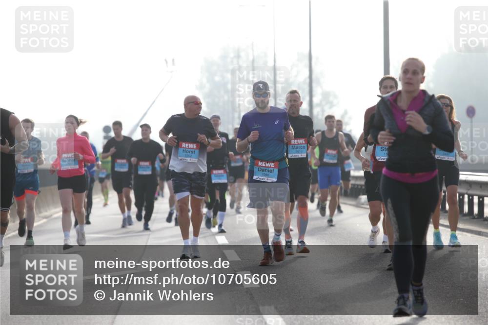 03.10.2026 - Köhlbrandbrückenlauf Jannik Wohlers http://msf.ph/oto/10705605 03.10.2026 09:19:11 Position 3 2510, 2502, 2566, 15, 2491 meine-sportfotos.de