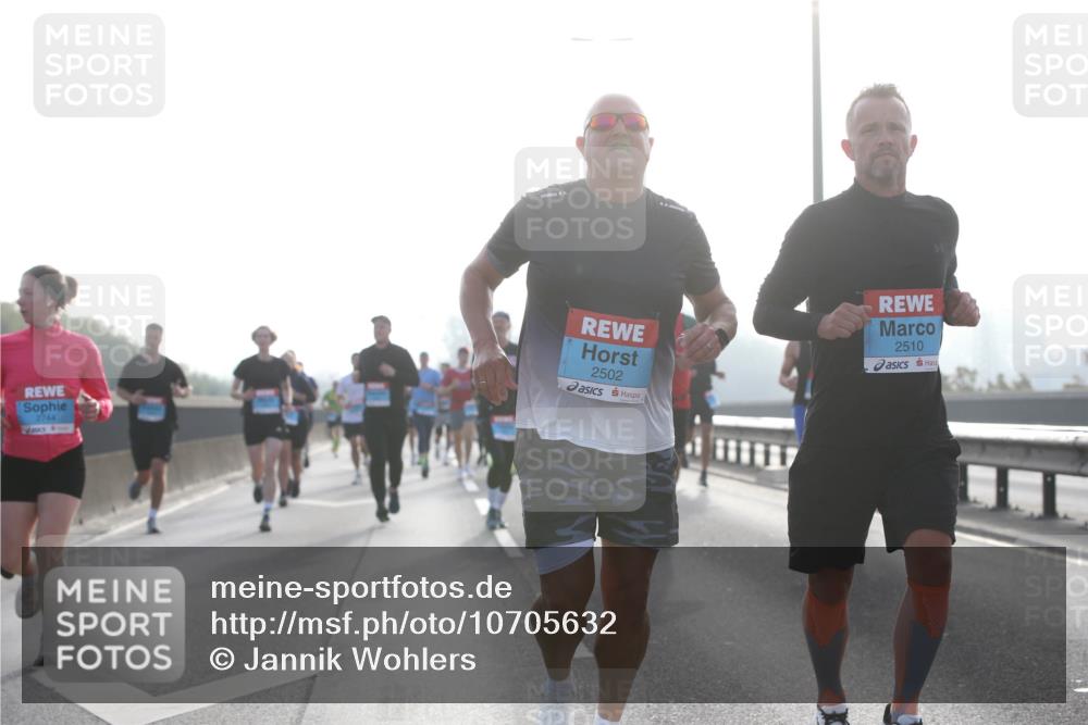 03.10.2026 - Köhlbrandbrückenlauf Jannik Wohlers http://msf.ph/oto/10705632 03.10.2026 09:19:18 Position 3 2502, 2510, 2744 meine-sportfotos.de