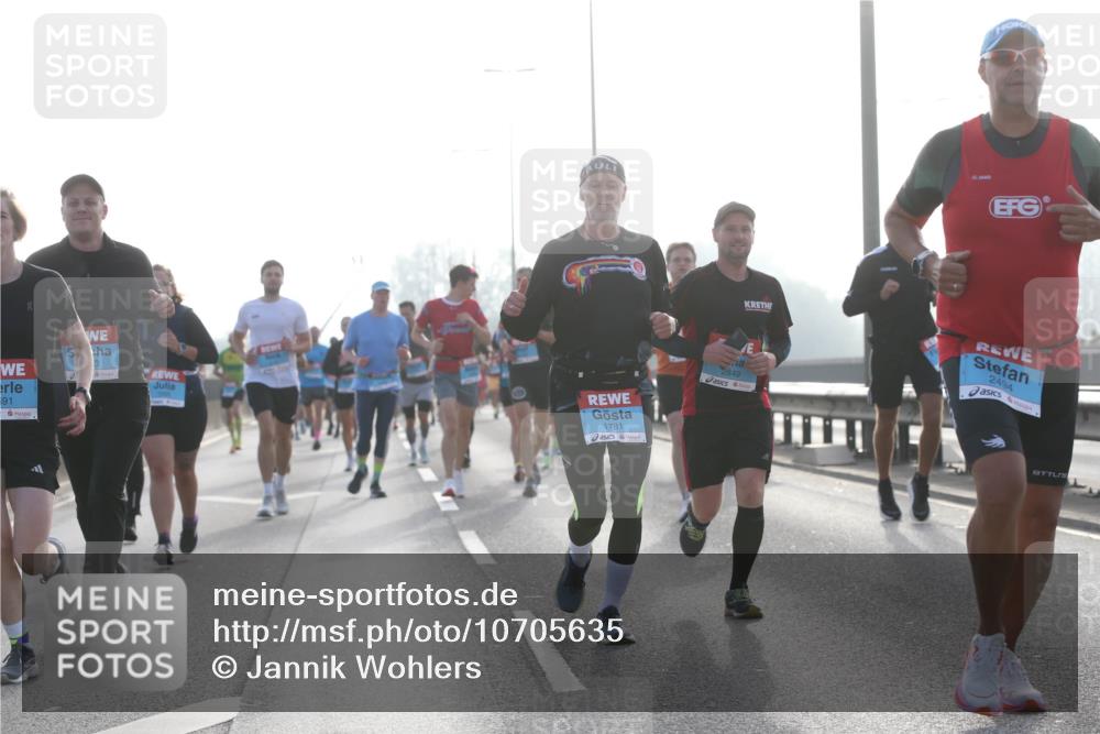 03.10.2026 - Köhlbrandbrückenlauf Jannik Wohlers http://msf.ph/oto/10705635 03.10.2026 09:19:21 Position 3 591, 2494, 1781, 2849 meine-sportfotos.de