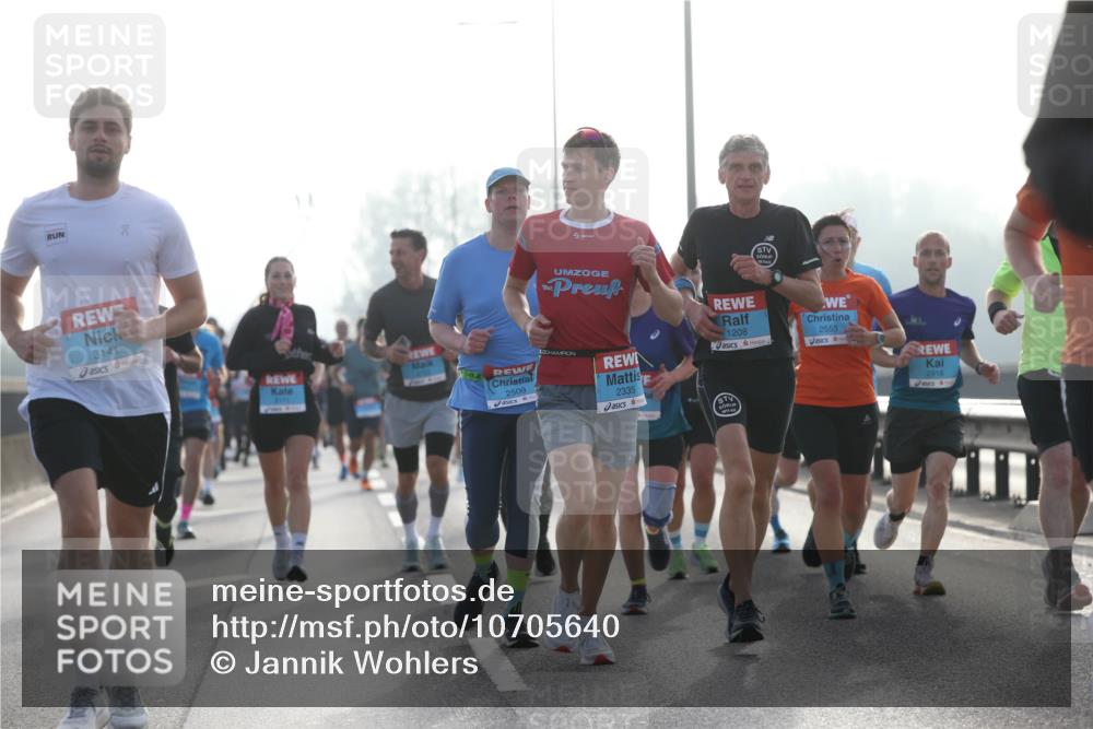 03.10.2026 - Köhlbrandbrückenlauf Jannik Wohlers http://msf.ph/oto/10705640 03.10.2026 09:19:23 Position 3 3141, 2509, 2553, 1208, 2335, 2918 meine-sportfotos.de