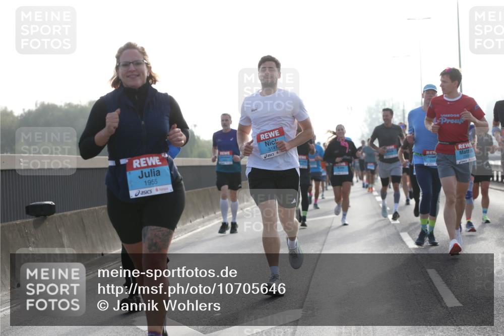 03.10.2026 - Köhlbrandbrückenlauf Jannik Wohlers http://msf.ph/oto/10705646 03.10.2026 09:19:24 Position 3 1955, 3141, 30, 11 meine-sportfotos.de