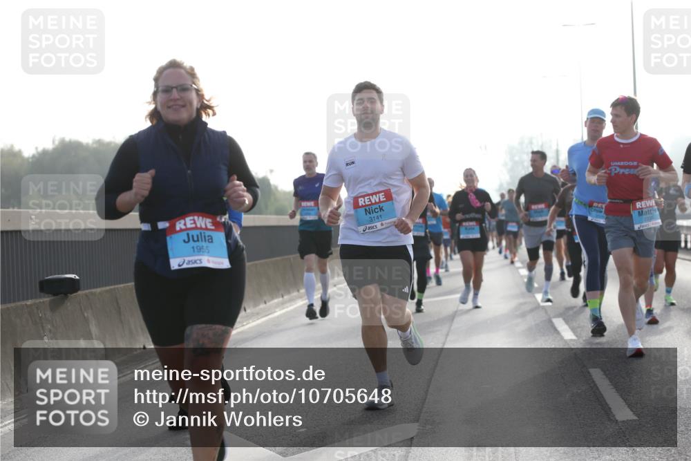03.10.2026 - Köhlbrandbrückenlauf Jannik Wohlers http://msf.ph/oto/10705648 03.10.2026 09:19:24 Position 3 1955, 3141 meine-sportfotos.de