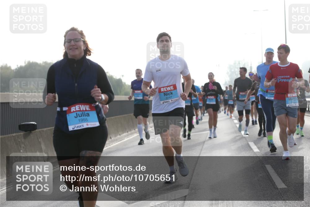 03.10.2026 - Köhlbrandbrückenlauf Jannik Wohlers http://msf.ph/oto/10705651 03.10.2026 09:19:24 Position 3 1955, 90, 3141, 2335 meine-sportfotos.de