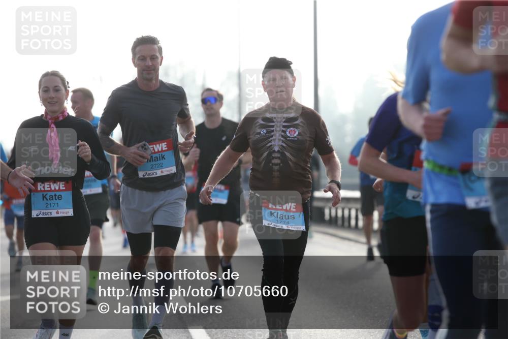 03.10.2026 - Köhlbrandbrückenlauf Jannik Wohlers http://msf.ph/oto/10705660 03.10.2026 09:19:26 Position 3 2171, 11, 2722, 1774 meine-sportfotos.de