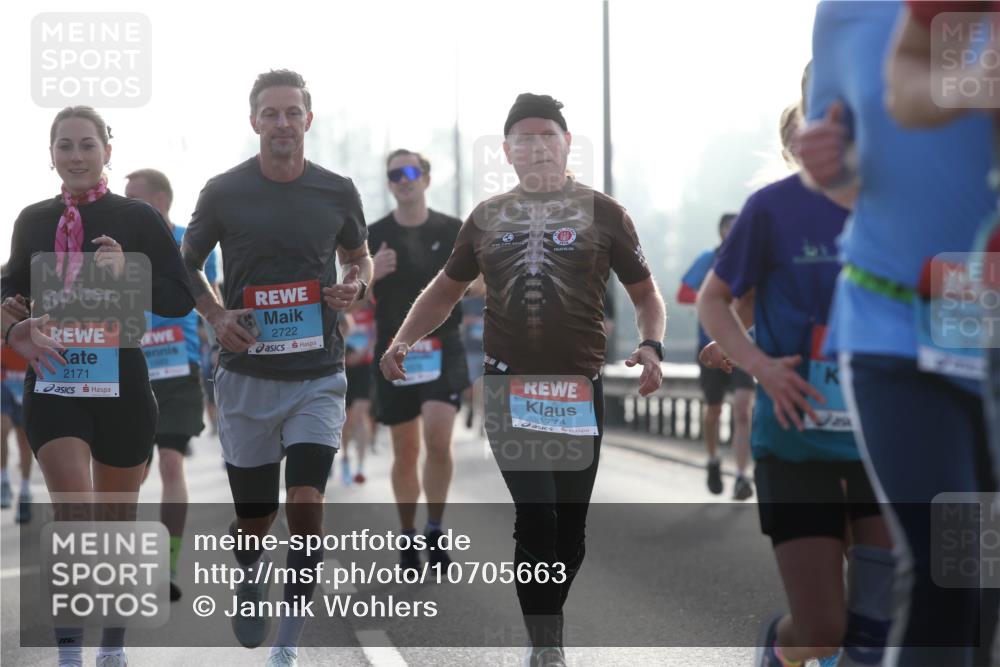03.10.2026 - Köhlbrandbrückenlauf Jannik Wohlers http://msf.ph/oto/10705663 03.10.2026 09:19:26 Position 3 2171, 2722, 1774 meine-sportfotos.de