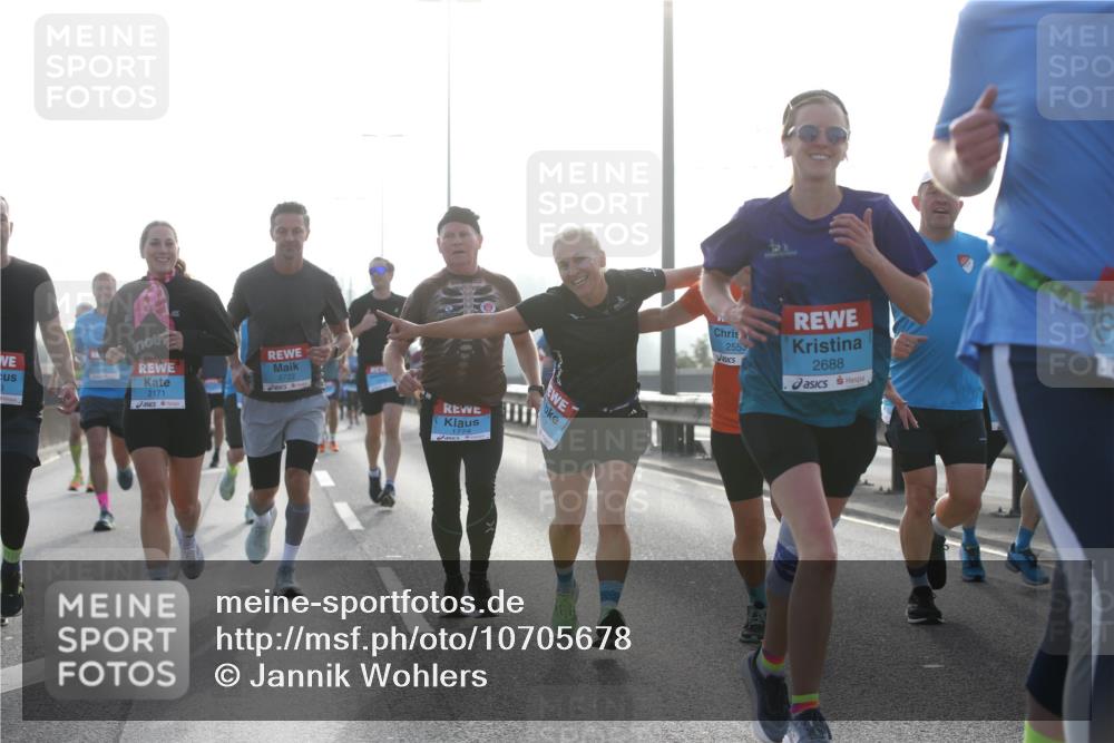 03.10.2026 - Köhlbrandbrückenlauf Jannik Wohlers http://msf.ph/oto/10705678 03.10.2026 09:19:28 Position 3 2171, 2722, 1774, 2553, 2688 meine-sportfotos.de