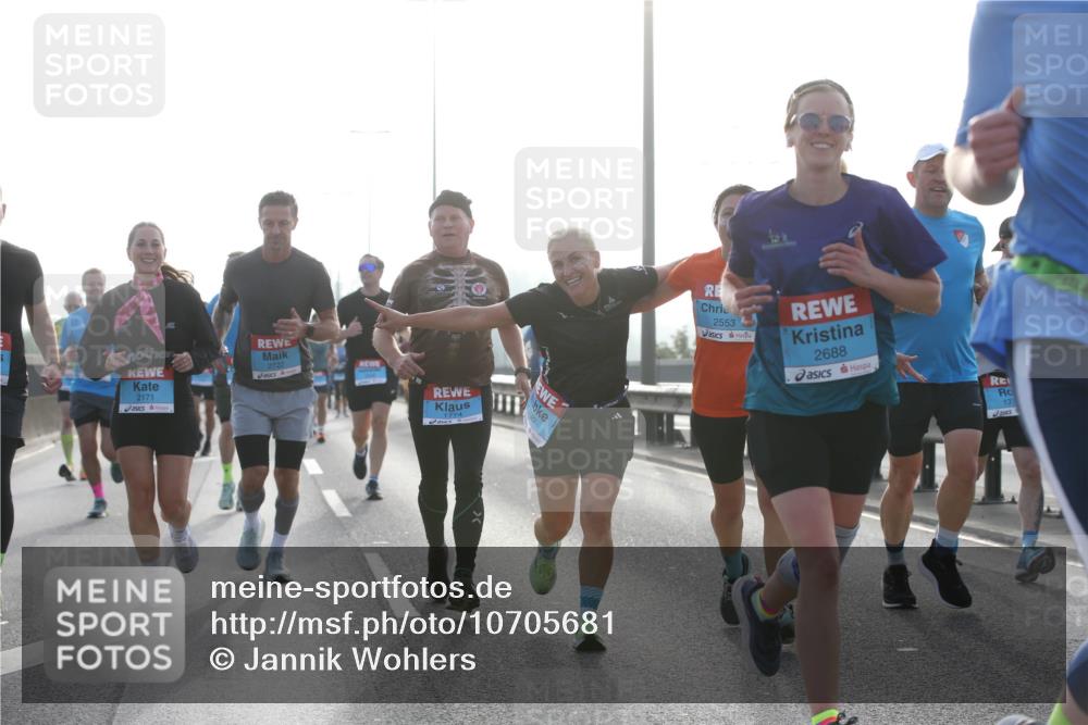 03.10.2026 - Köhlbrandbrückenlauf Jannik Wohlers http://msf.ph/oto/10705681 03.10.2026 09:19:28 Position 3 2722, 2171, 2553, 2688, 131 meine-sportfotos.de