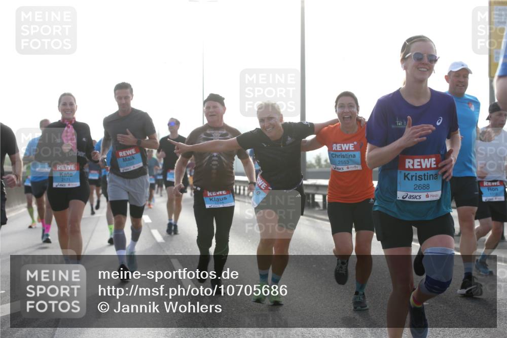 03.10.2026 - Köhlbrandbrückenlauf Jannik Wohlers http://msf.ph/oto/10705686 03.10.2026 09:19:28 Position 3 2171, 2722, 1774, 2553, 2688, 1319 meine-sportfotos.de