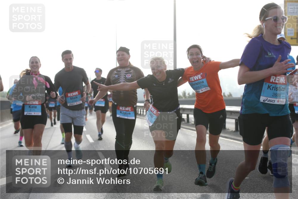 03.10.2026 - Köhlbrandbrückenlauf Jannik Wohlers http://msf.ph/oto/10705691 03.10.2026 09:19:28 Position 3 2171, 2722, 2553, 2688 meine-sportfotos.de
