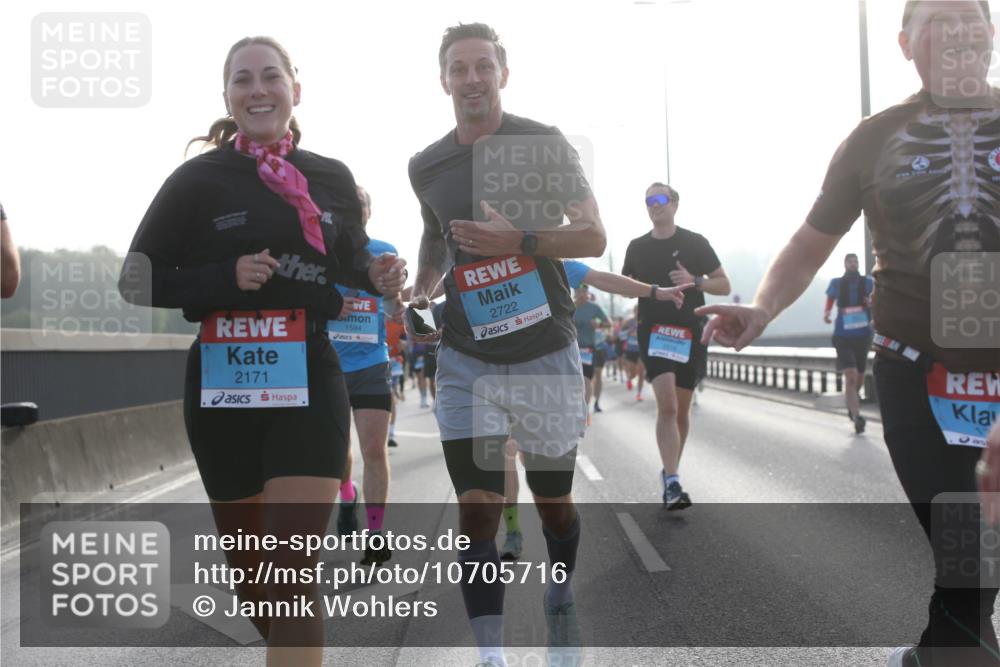 03.10.2026 - Köhlbrandbrückenlauf Jannik Wohlers http://msf.ph/oto/10705716 03.10.2026 09:19:30 Position 3 0, 2171, 1594, 2722 meine-sportfotos.de