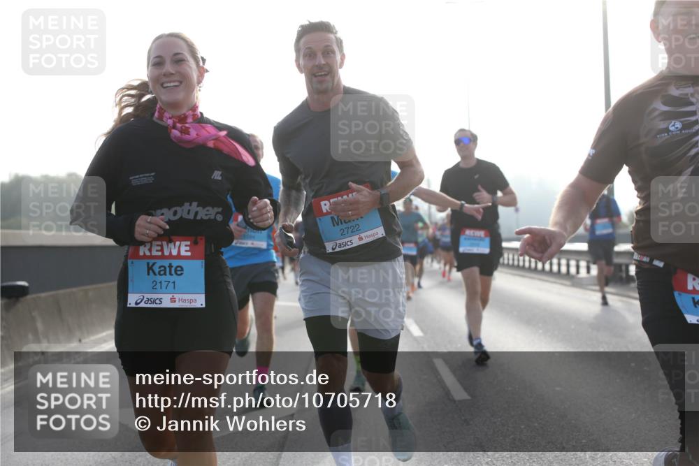 03.10.2026 - Köhlbrandbrückenlauf Jannik Wohlers http://msf.ph/oto/10705718 03.10.2026 09:19:30 Position 3 2171, 2722 meine-sportfotos.de