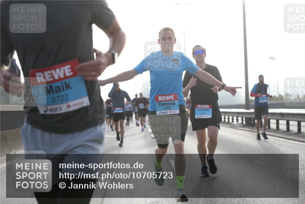 03.10.2026 - Köhlbrandbrückenlauf Jannik Wohlers http://msf.ph/oto/10705723 03.10.2026 09:19:31 Position 3 2722, 1593, 2516 meine-sportfotos.de