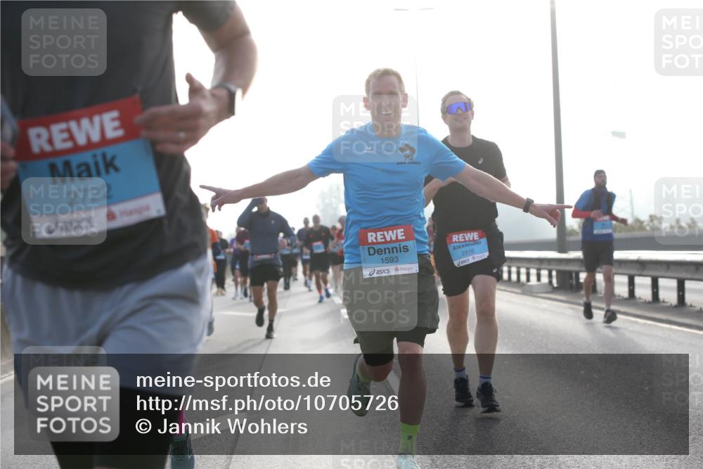 03.10.2026 - Köhlbrandbrückenlauf Jannik Wohlers http://msf.ph/oto/10705726 03.10.2026 09:19:31 Position 3 2722, 1593, 2516 meine-sportfotos.de