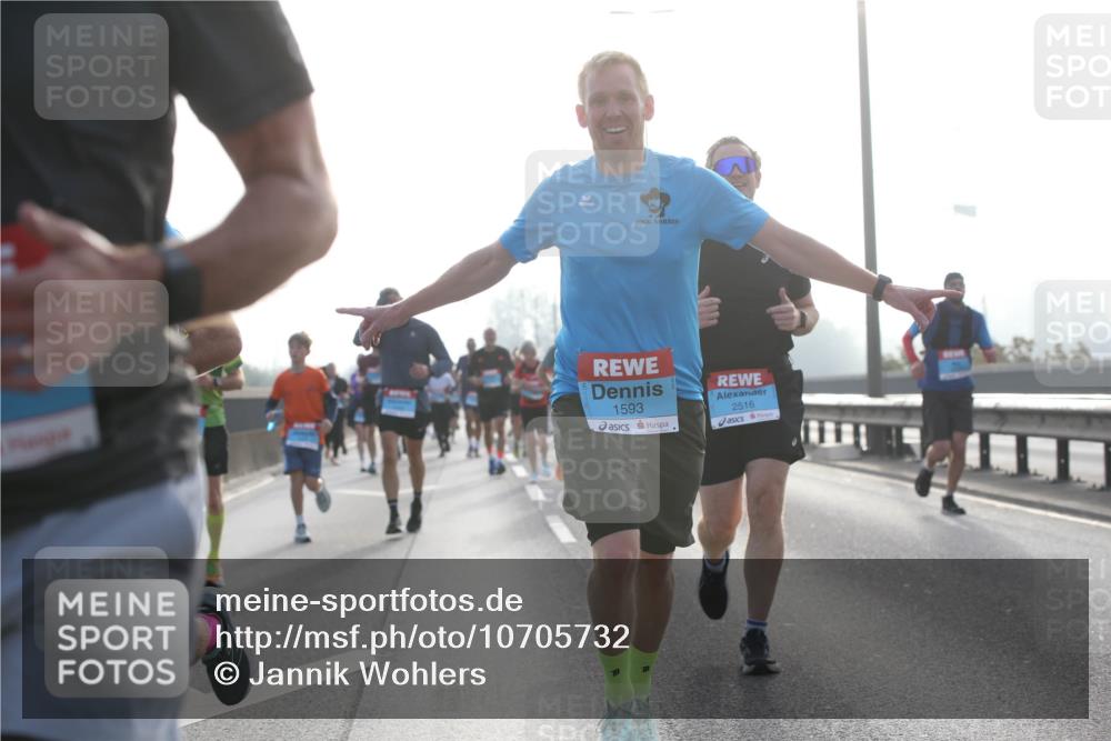 03.10.2026 - Köhlbrandbrückenlauf Jannik Wohlers http://msf.ph/oto/10705732 03.10.2026 09:19:31 Position 3 1593, 2516 meine-sportfotos.de