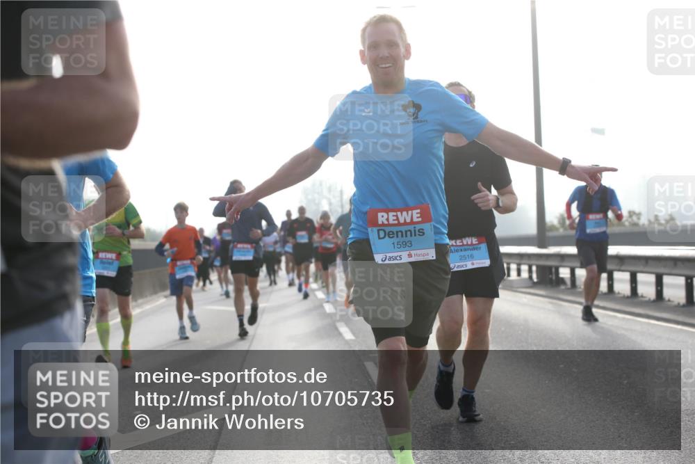 03.10.2026 - Köhlbrandbrückenlauf Jannik Wohlers http://msf.ph/oto/10705735 03.10.2026 09:19:31 Position 3 1593, 2516 meine-sportfotos.de