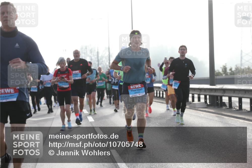 03.10.2026 - Köhlbrandbrückenlauf Jannik Wohlers http://msf.ph/oto/10705748 03.10.2026 09:19:34 Position 3 1510, 2503, 111 meine-sportfotos.de