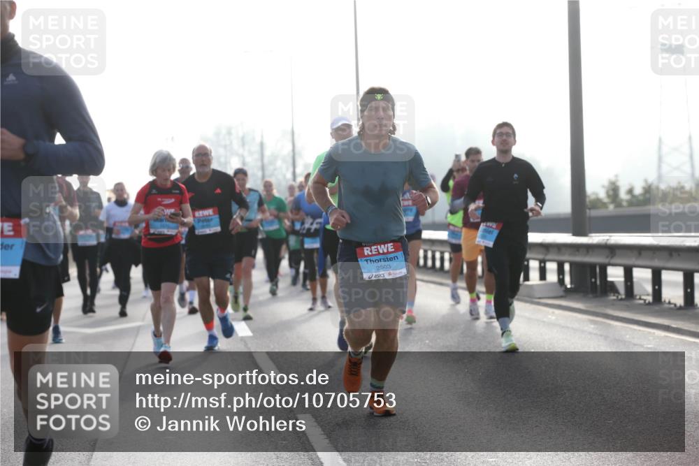03.10.2026 - Köhlbrandbrückenlauf Jannik Wohlers http://msf.ph/oto/10705753 03.10.2026 09:19:34 Position 3 2503 meine-sportfotos.de