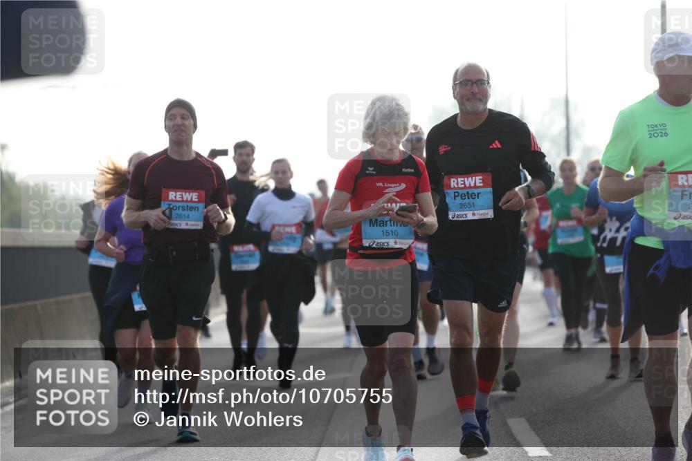 03.10.2026 - Köhlbrandbrückenlauf Jannik Wohlers http://msf.ph/oto/10705755 03.10.2026 09:19:35 Position 3 2614, 1510, 2026, 2651, 2 meine-sportfotos.de