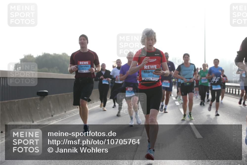 03.10.2026 - Köhlbrandbrückenlauf Jannik Wohlers http://msf.ph/oto/10705764 03.10.2026 09:19:38 Position 3 2614, 1510 meine-sportfotos.de