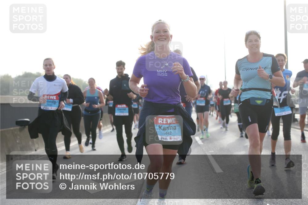 03.10.2026 - Köhlbrandbrückenlauf Jannik Wohlers http://msf.ph/oto/10705779 03.10.2026 09:19:40 Position 3 1630, 1442 meine-sportfotos.de