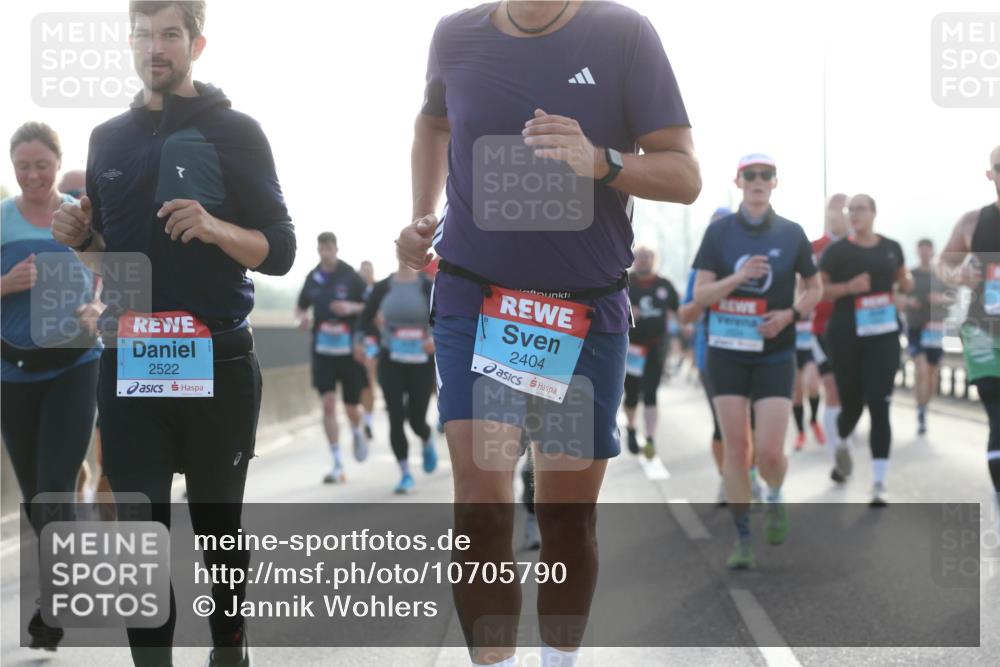 03.10.2026 - Köhlbrandbrückenlauf Jannik Wohlers http://msf.ph/oto/10705790 03.10.2026 09:19:41 Position 3 2522, 2404 meine-sportfotos.de