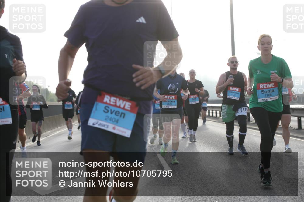 03.10.2026 - Köhlbrandbrückenlauf Jannik Wohlers http://msf.ph/oto/10705795 03.10.2026 09:19:42 Position 3 2404, 2534, 1447, 1615, 1766 meine-sportfotos.de