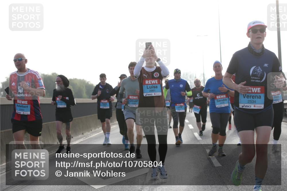 03.10.2026 - Köhlbrandbrückenlauf Jannik Wohlers http://msf.ph/oto/10705804 03.10.2026 09:19:43 Position 3 2063, 2661, 1729, 2593, 2578, 2534, 2422 meine-sportfotos.de
